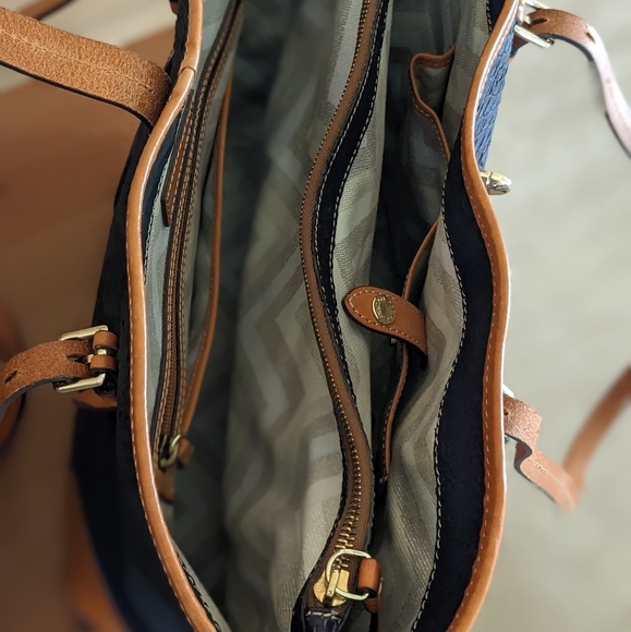 Dooney & Bourke Tote - Picture 5 of 8